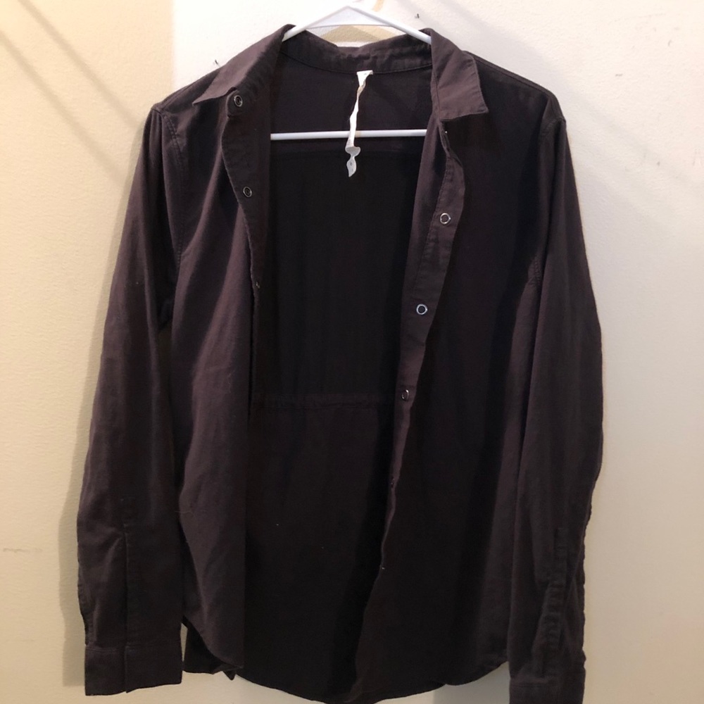 LULU LEMON BUTTON DOWN